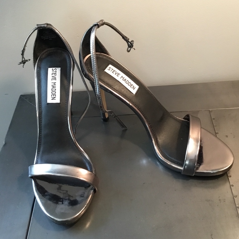 Steve madden silver metallic heel